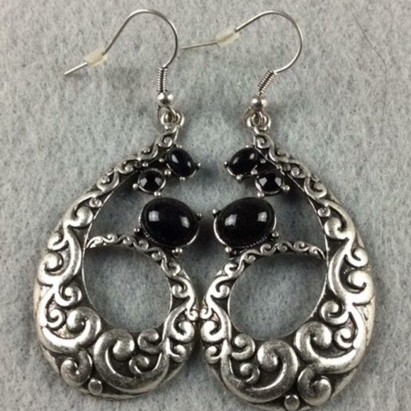 Lucky You Jewelry - NWT Large Silver detailed Earrings